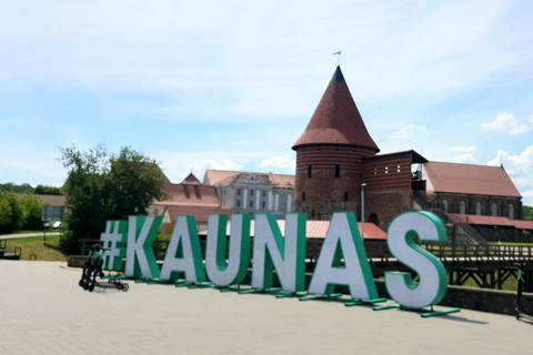 Kaunas : 1 journée de visite guidée à vélo avec billets de train