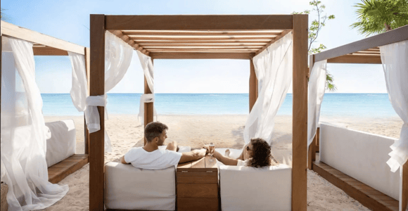 KUZÁ Cozumel: VIP Beach Experience with Drinks & Snacks