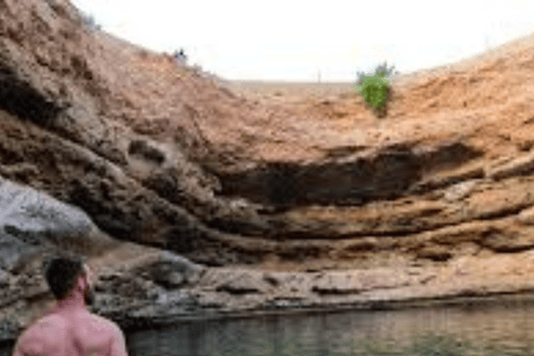 Wadi Shab & Bimmah Sinkhole... Oman's natural waterpools Wadi Shab & Bimmah Sinkhole...with Lunch