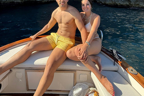 Private boat tour of the Amalfi Coast 4 hours