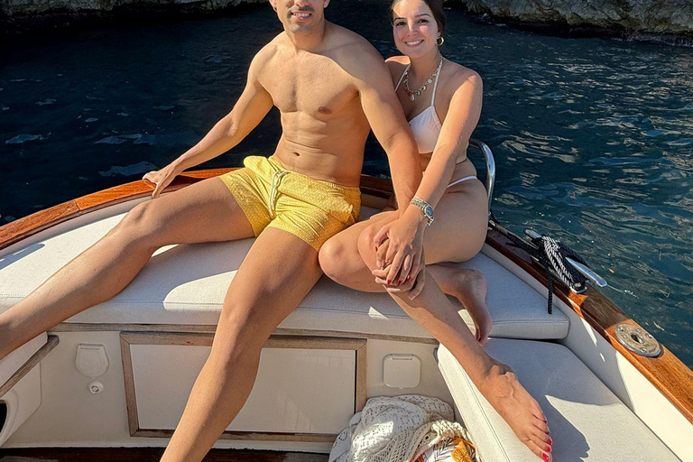 Private boat tour of the Amalfi Coast 4 hours