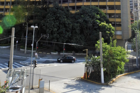 São Paulo: Haunted Center Walking Tour (Guide + Photo Shoot)