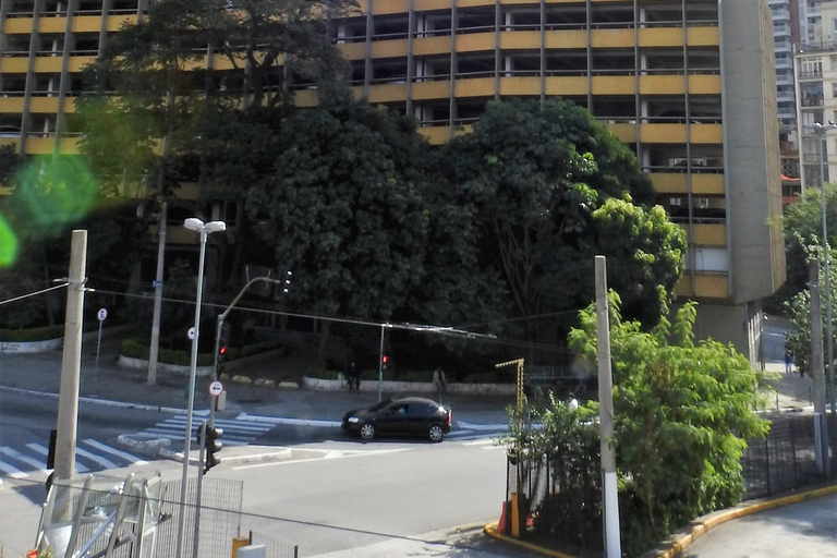 São Paulo: Haunted Center Walking Tour (Guide + Photo Shoot)