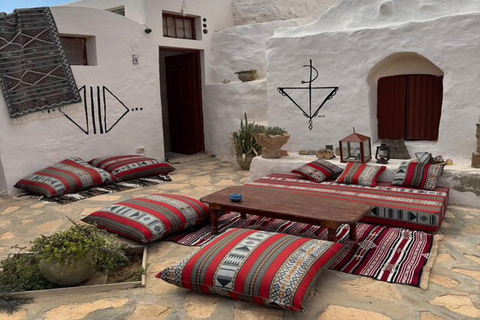 Djerba: Ksar Hadada, Oasis Camp Sahara, & Lac Salé Tour