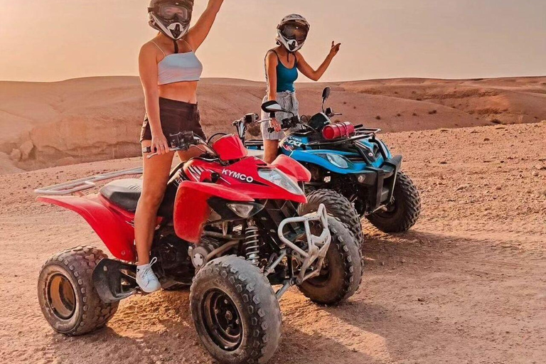 Agafay Desert Escape: Abendessen bei Sonnenuntergang, Pool &amp; Quad/KamelAbendessen in der Agafay-Wüste mit Kamelritt