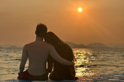 Phuket: Phi Phi Islands Late Departure Tour with Lunch Tour with Shared Hotel Transfer