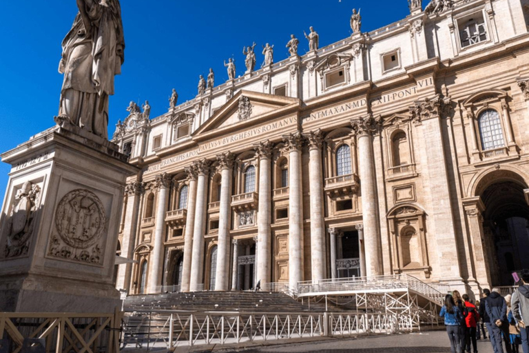 Rzym: Ekspresowa wycieczka do Bazyliki Świętego Piotra, Groty i Drzwi Świętych