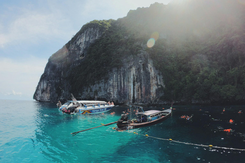 Phi Phi : Visite d&#039;une jounée de 7 îles à bord d&#039;une longue queue avec coucher de soleil