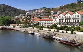 From Pinhão: Douro Valley Tour w/ Wine Tasting and Boat Trip