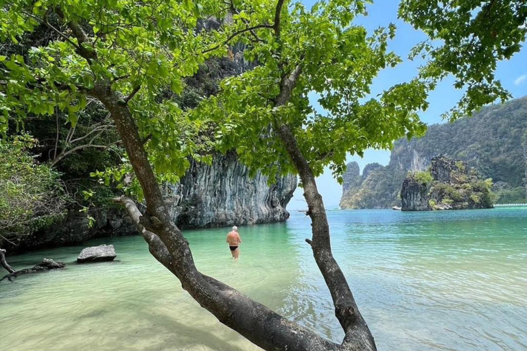 Phuket : sortie en bateau à longue queue privé dans la baie de Phang NgaPhuket : sortie privée en bateau à longue queue dans la baie de Phang Nga