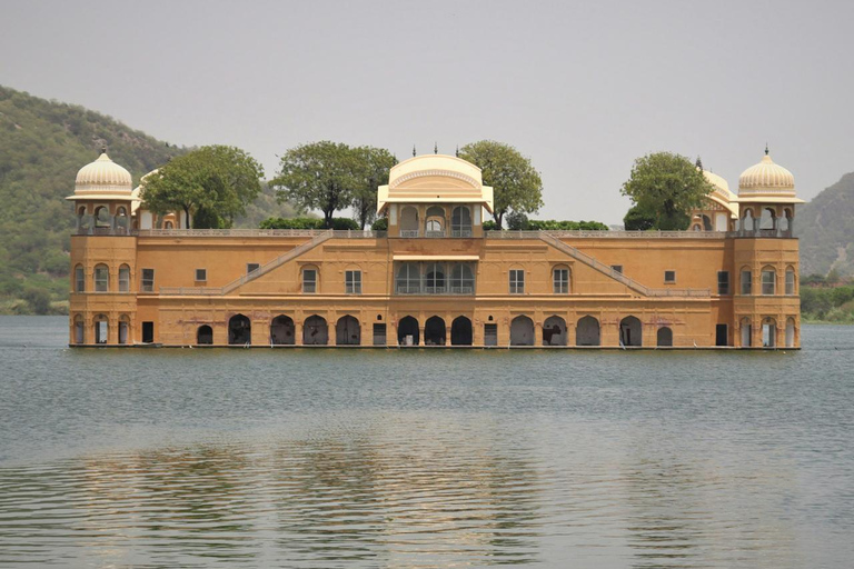 Jaipur Full-Day Sightseeing Tour From Delhi By Private Car Tour with Car, Guide, Entry Tickets and Meal