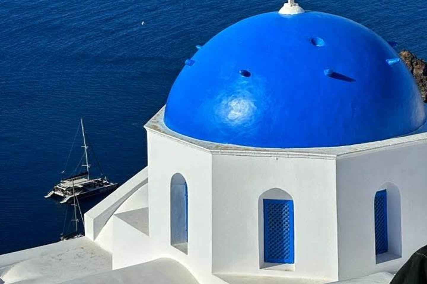 Santorini: One-day guided tour of the island with a visit to the volcano. - Santorini: A one-day tour of the island with a visit to the volcano.