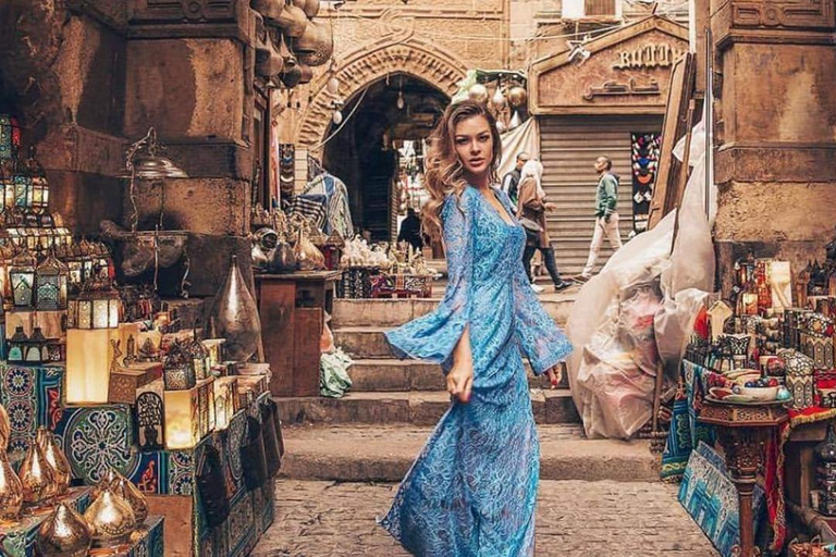 Cairo: Private Guided Tour to Bab al-Futuh & Old Cairo Gems! Tour, including Transportation and Italian Guide and Entry