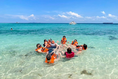 Pattaya : circuit d&#039;une journée dans les 3 îles en catamaran avec fêtePattaya : excursion d&#039;une journée sur le bateau pirate Black Pearl avec soirée DJ