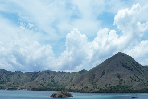 Labuan Bajo: Shared Half-Day Snorkeling & Sunset Trip