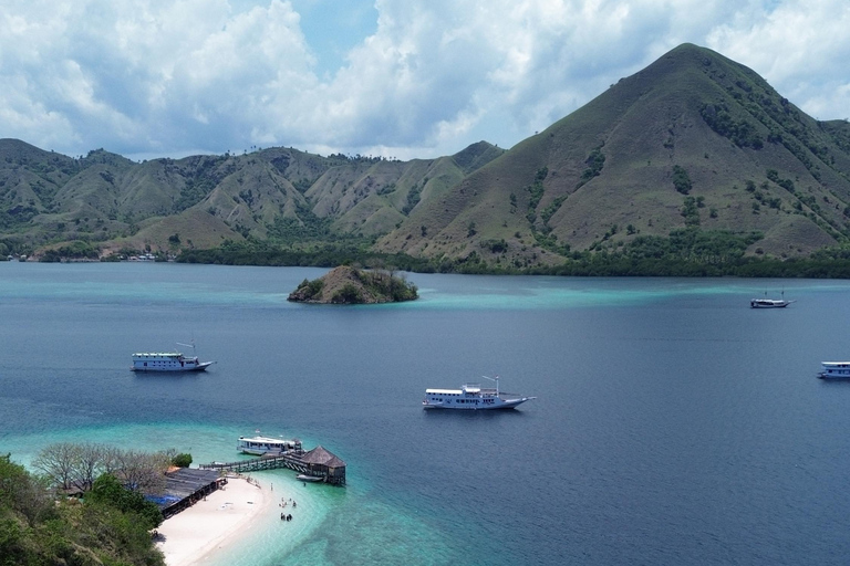 Labuan Bajo: Shared Half-Day Snorkeling & Sunset Trip