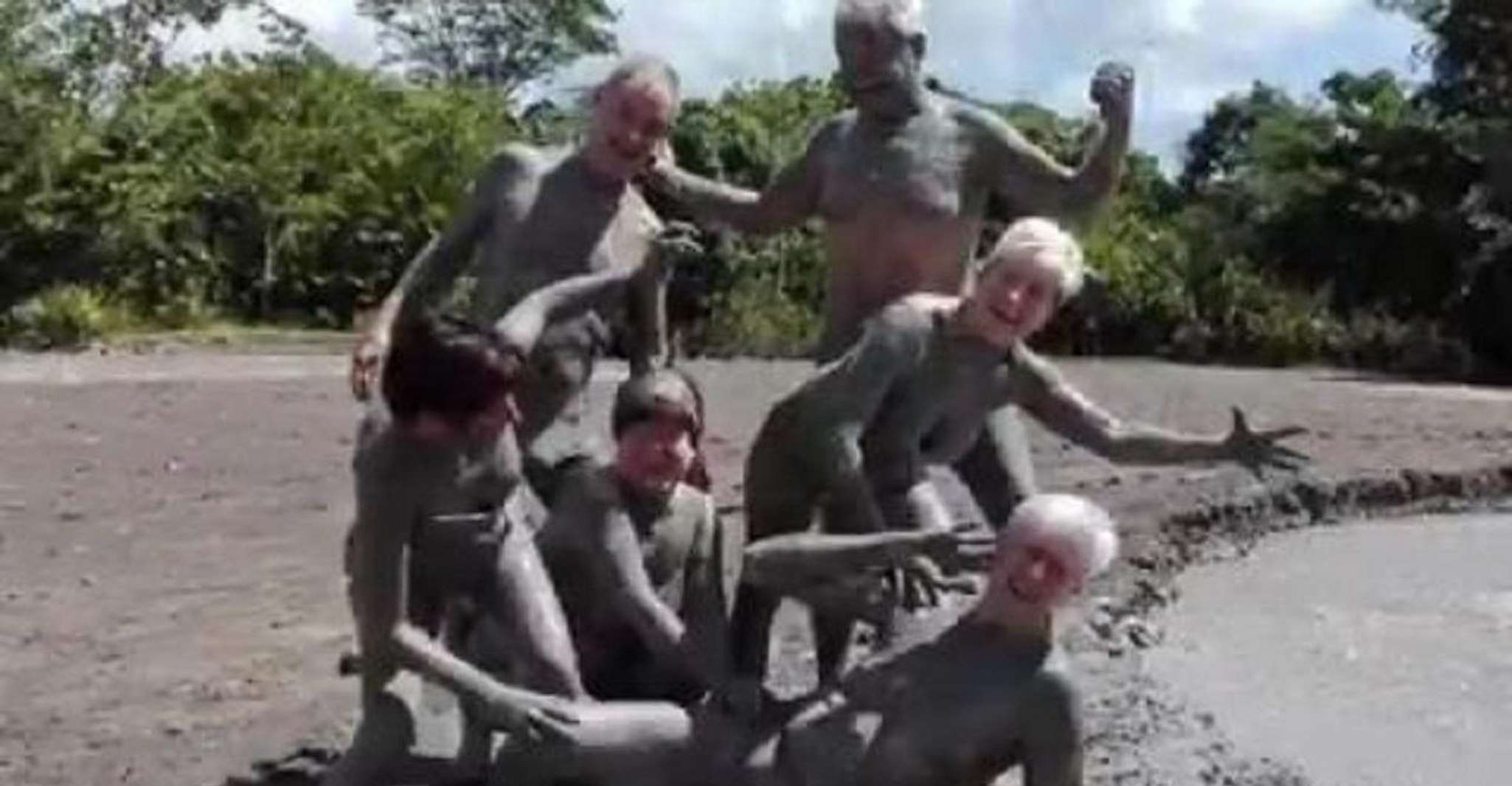 Trinidad, Mud Volcano Tour - Housity