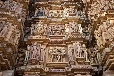 1-Day Khajuraho Temples and Local Village Tour