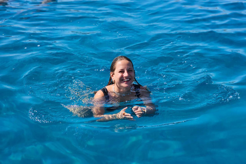 Protaras: Medusa Chill-Out Cruise to Blue Lagoon & Sea Caves