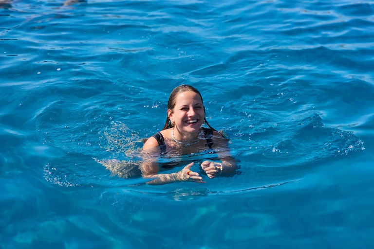 Protaras: Medusa Chill-Out Cruise to Blue Lagoon & Sea Caves