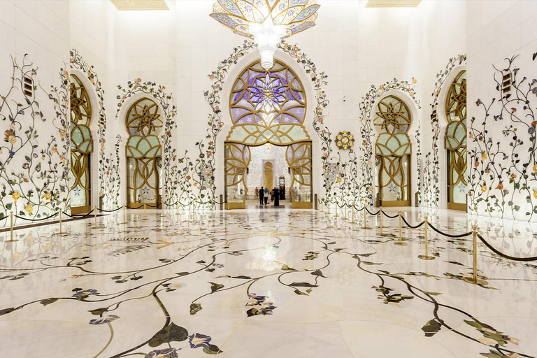 From Dubai: Abu Dhabi Sheikh Zayed Mosque and Qasr Al Watan