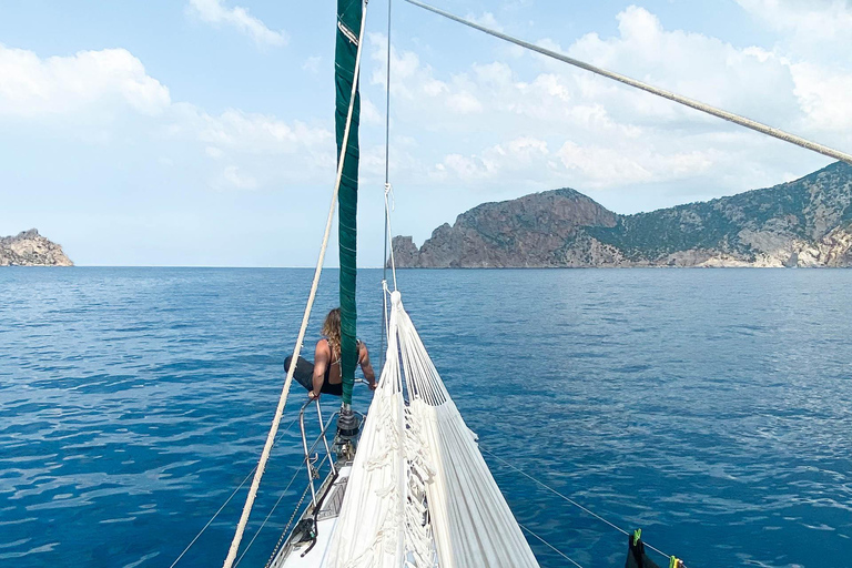 Palma: Private Half-Day Sailing Trip with Tapas & Drinks Shared sailing boat Tour - Snacks and soft drinks included