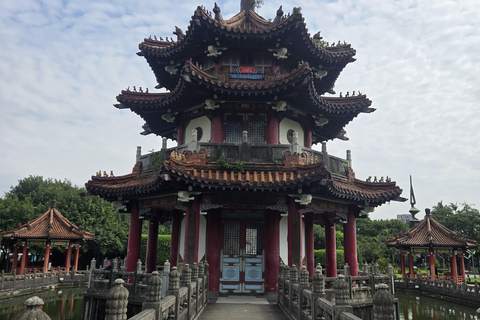 Taipei Private Tour: Heights, Heritage & Local Life Sunset & Night Market