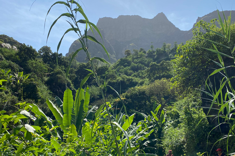 From Praia: Purgueira-Picos Sunrise Hike with Picnic Santiago: From the Beach, a Sunrise Hike to Purgueira-Picos with a Picnic