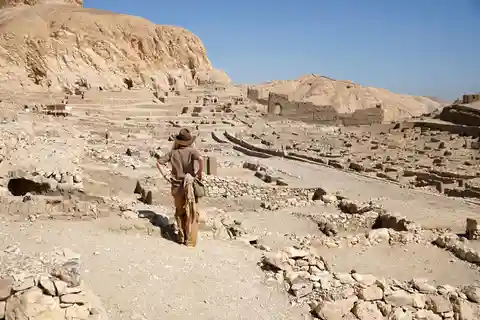 Louxor : Visite du village de Qurna à Louxor et transfert