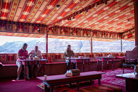 Wadi Rum: Bedouin Family Visit, Desert Safari & Dinner