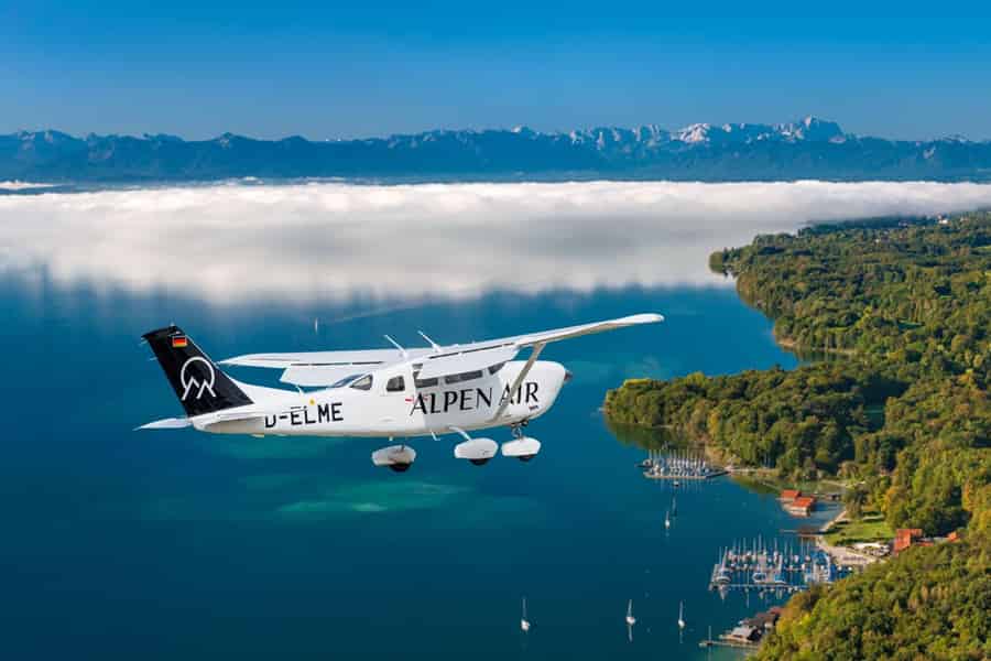 München: Rundflug München, Seen, Schlösser, Alpen abAugsburg. Foto: GetYourGuide