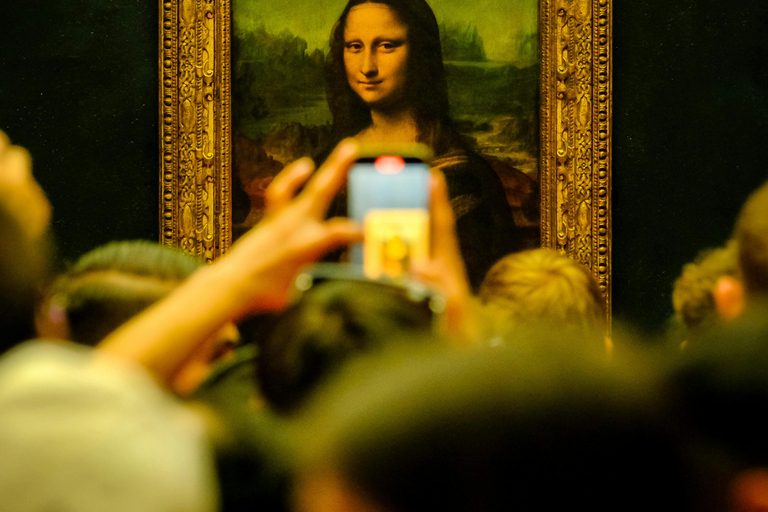 Paris:Louvre Premium Guided Tour with Reserved Skip the Line Semi-Private Group Tour - Max. 6 Persons