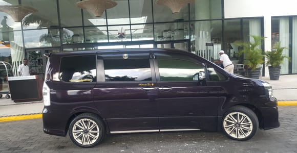 MBJ airport: Private one-way or round-trip transportation.