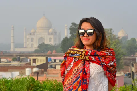 Agra: Taj Mahal Sunrise Walking Tour with Hotel Pickup