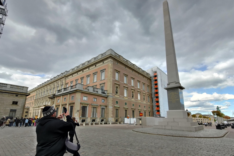 Stockholm Deluxe Must-Do Tour: Old Town, Palace & City Hall Public Shared tour
