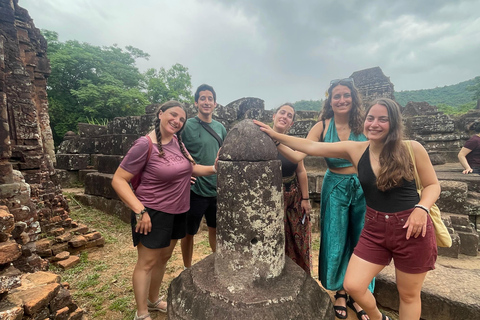 Hoi An: Rovine di My Son; bus-battello-spettacolo culturale-pranzo-guida