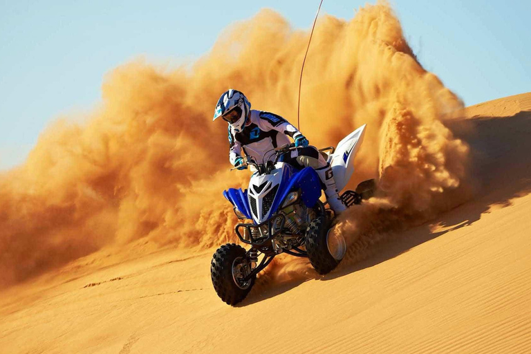 Safari a Doha con giro in cammello, sandboarding e falchiSafari a Doha con giro in cammello Sanboarding e falchi