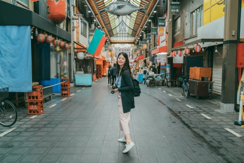 Osaka: Photo Shoot with a Private Vacation Photographer 1-Hour + 30 Photos at 1-2 Locations