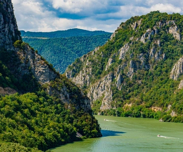 Iron Gate: Golubac fortress, Lepenski vir, boat cruise 1.5h