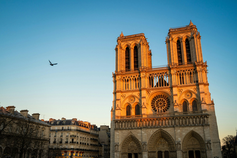 Notre-Dame Outdoor Tour with Pastry & Sainte-Chapelle Entry