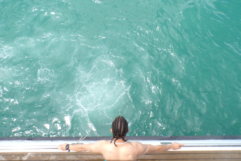 Valencia: Catamaran Cruise, Paella Lunch and Swim Stop