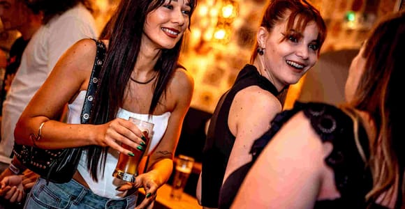 Budapest: Private Pub Crawl with Skip-the-Line VIP Entry