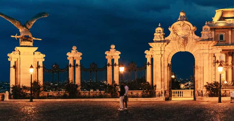 Budapest: Buda Castle District Vampires and Myths Night Tour photo 13