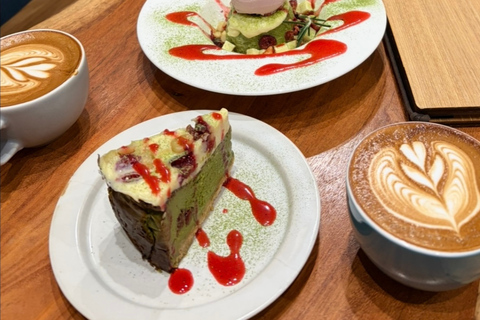 Kanazawa: Café Hopping Tour with Local Guide
