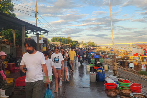 Hoi An: Viaggio in stand-up paddling all'alba per conoscere la vita locale