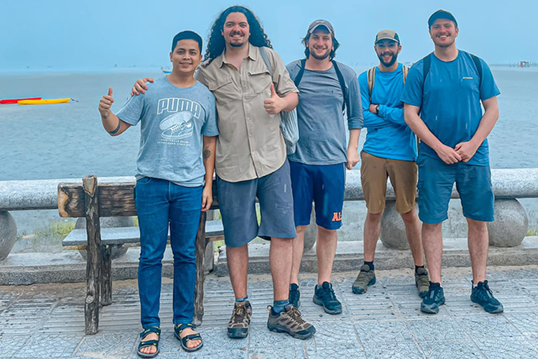 Odcień: Prywatny samochód do Hoi An ze zwiedzaniem