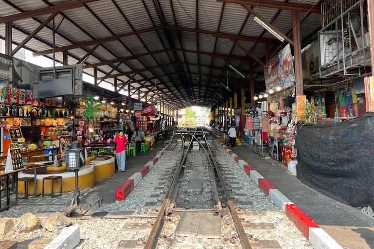 Damnoen Saduak & Maeklong Railway Market Tour