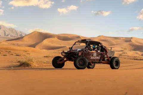 De Dubai: Experiência Zerzura Dune Buggy + Jantar de 3 pratos