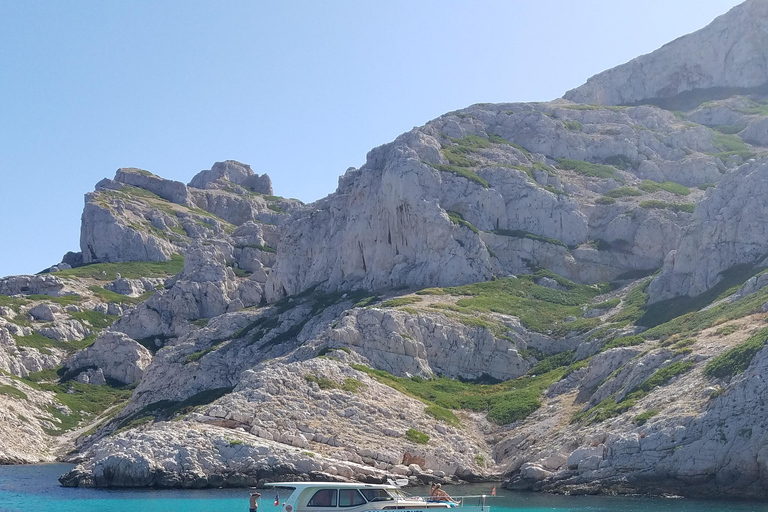 Kreuzfahrt, Kaffee und Schwimmen in den Calanques von Frioul