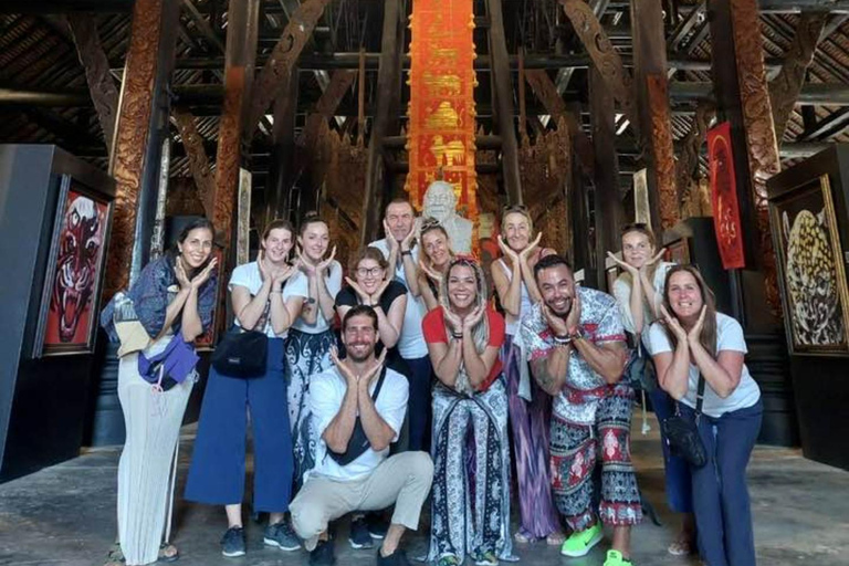 Chiang Rai: 2 Temples (White and Blue) + Black House Museum Meeting Point: Wat Phra Singh (Hotels Outside Pickup Area)